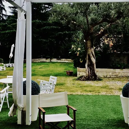 Bed & Breakfast Chartaria Ii *